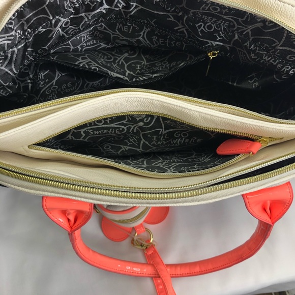 Betsy Johnson Large Diaper Bag - Picture 11 of 12